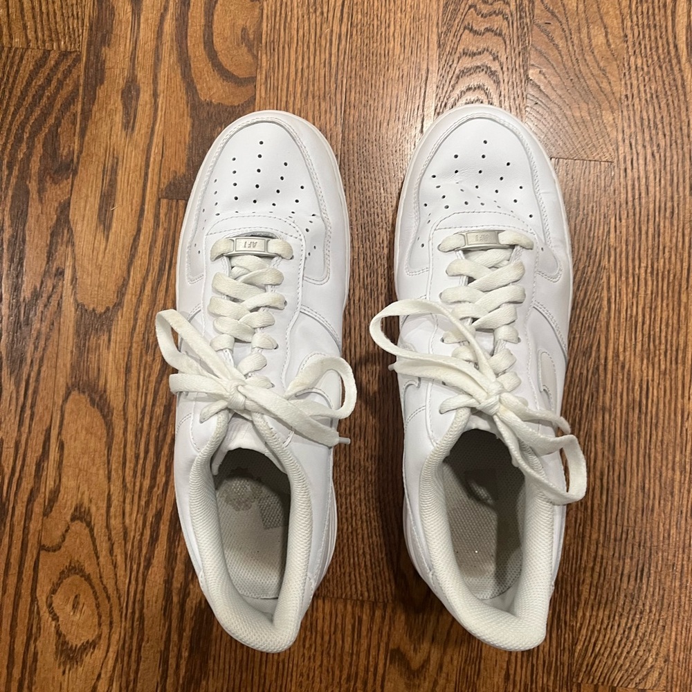 Nike Air Force 1 mens size 9.5.